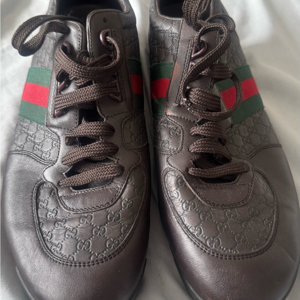 Gucci Men's Dark Brown Sneakers with Green and Red Stripes